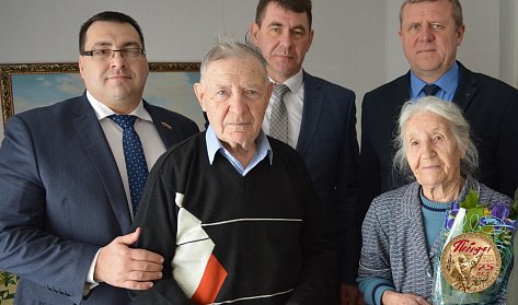 Юбилейные медали вручены ветеранам Тоцкого района